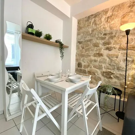100 Belmondo Cosy Center