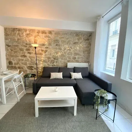 100 Belmondo Cosy Center *