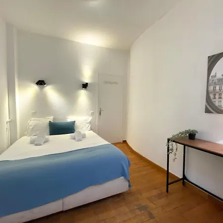 100 Belmondo Cosy Center *
