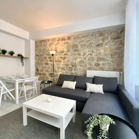 100 Belmondo Cosy Center *