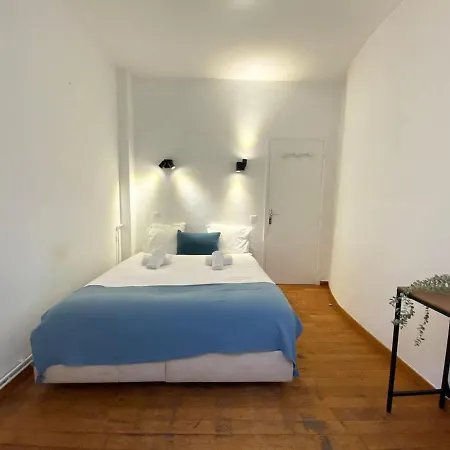 100 Belmondo Cosy Center *