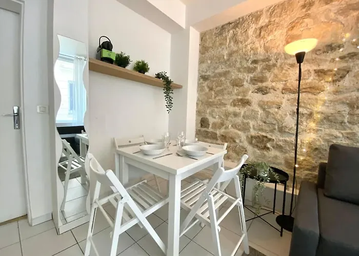 100 Belmondo Cosy Center