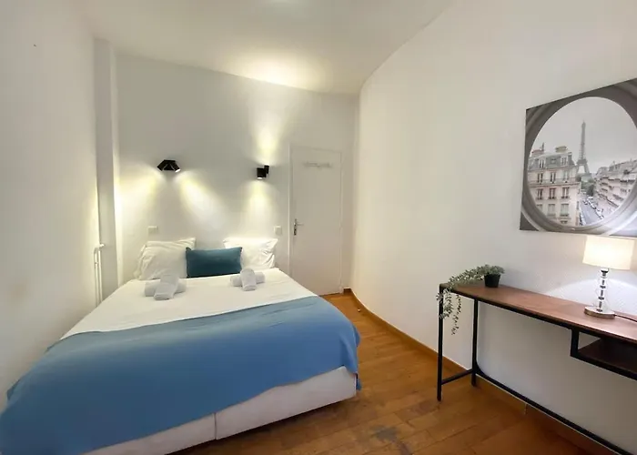 100 Belmondo Cosy Center *
